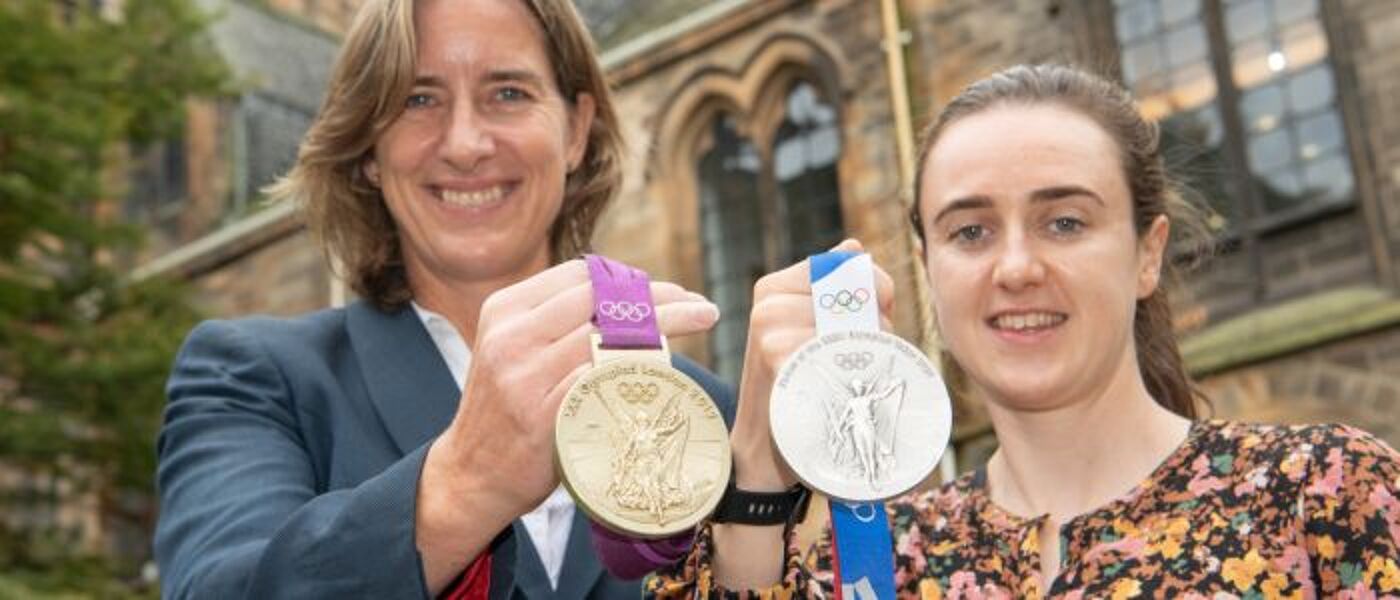 Laura Muir and Dame Katherine Grainger with their olympic medals