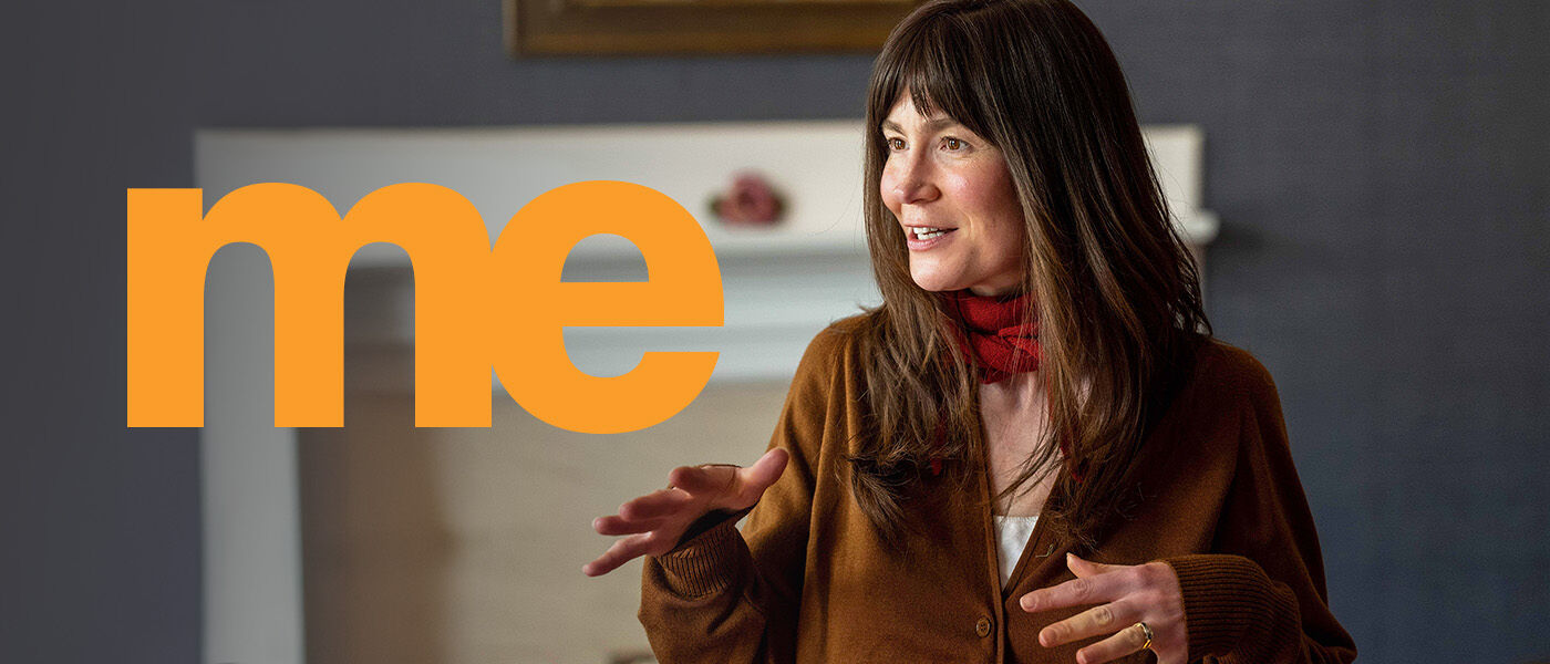 Portrait of presenter Natasha Raskin Sharp smiling