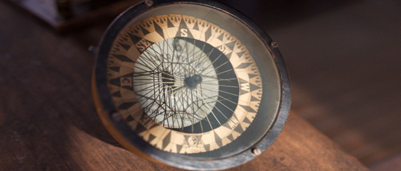 Render of Binnacle compass bowl (GLAHM:113787) and card (GLAHM:113788), the original of which is held in The Hunterian