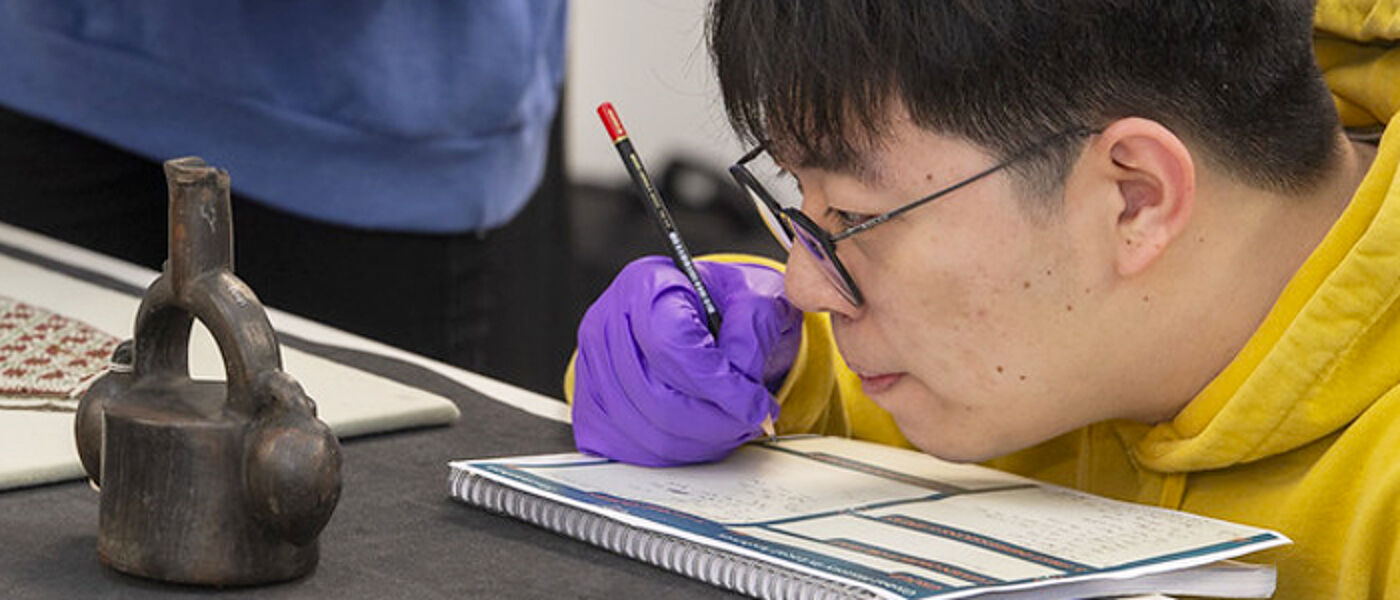 History student in the Huntarian Museum Study Centre