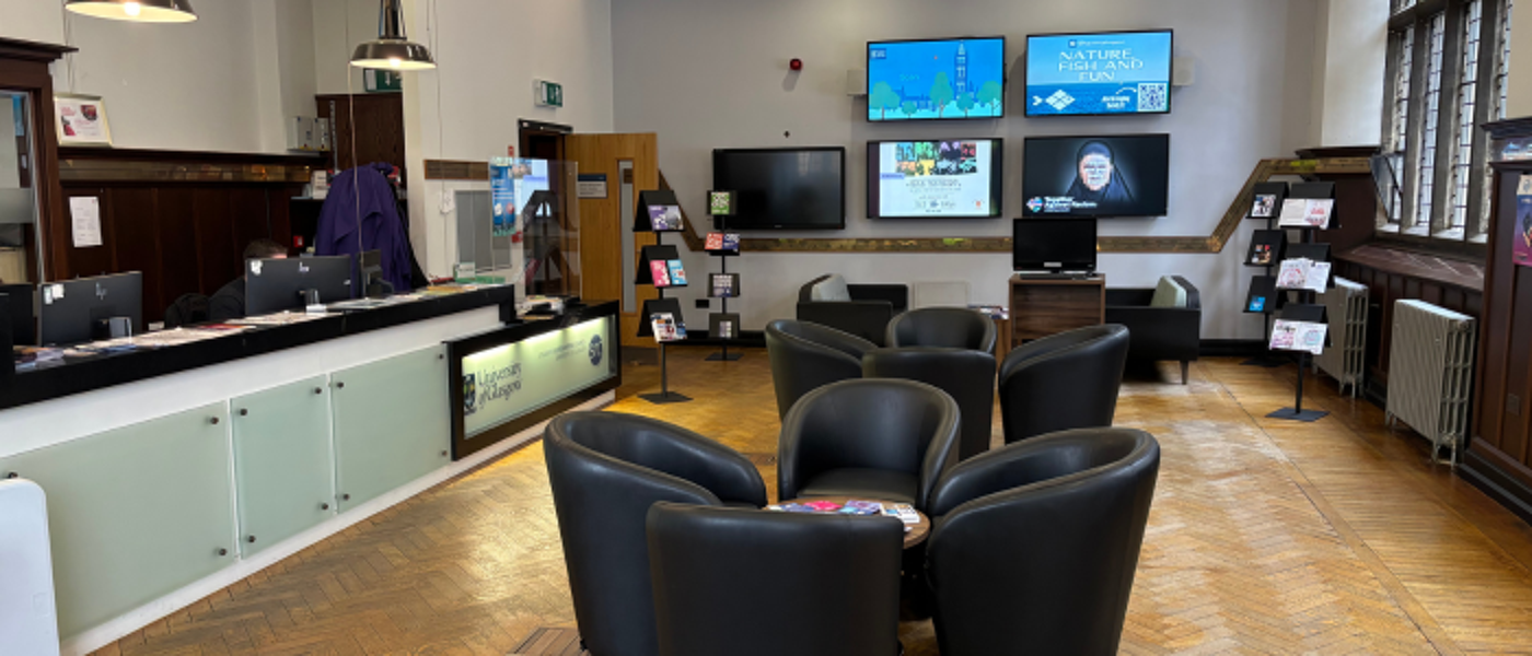 Photo of the SRC Advice Center showing the welcome desk and seating area