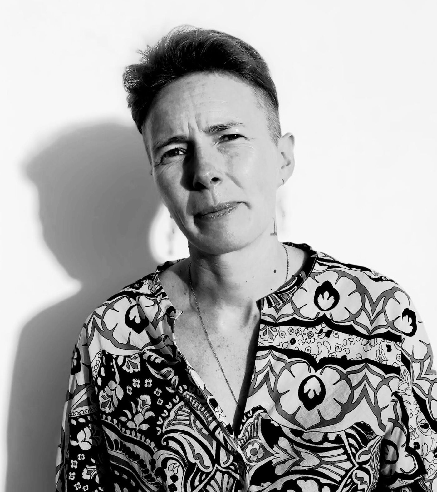 Portrait photo of a woman in black and white