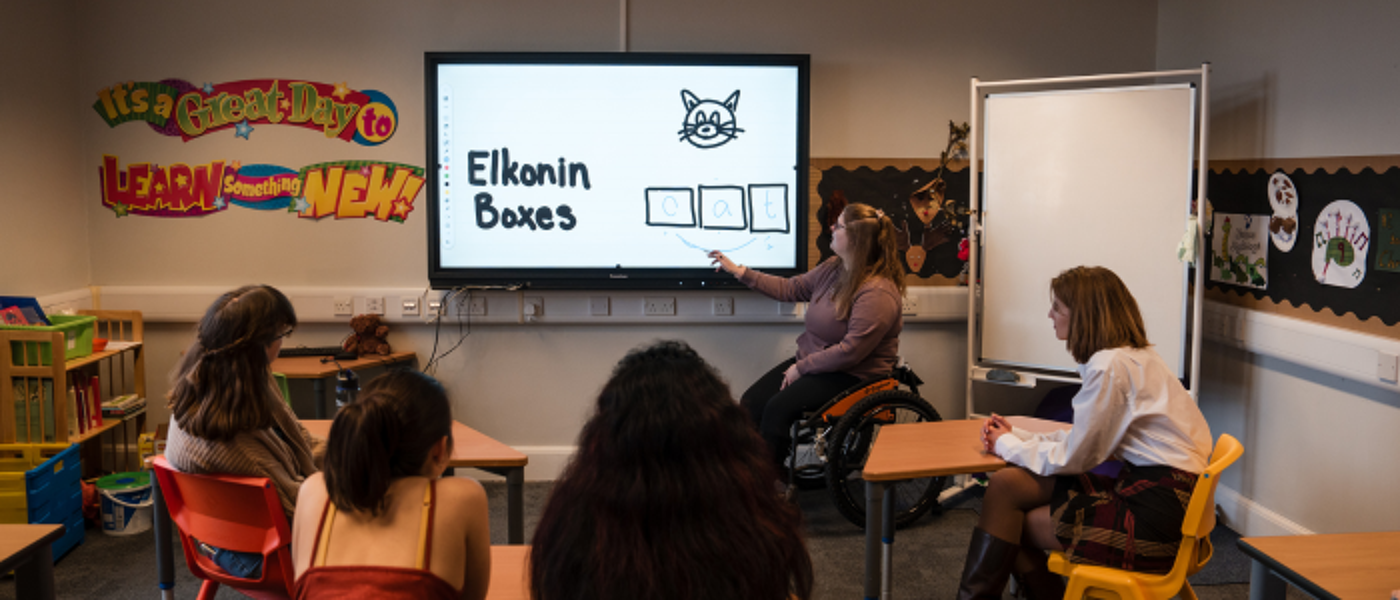 Students in simulated teaching classroom