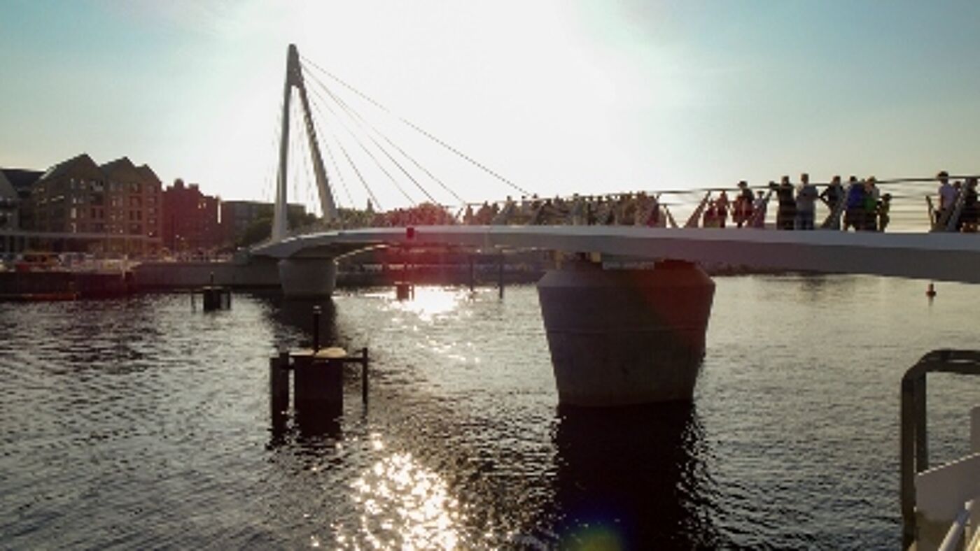 A picture of the Partick-Govan Bridge over the river Clyde in Glasgow