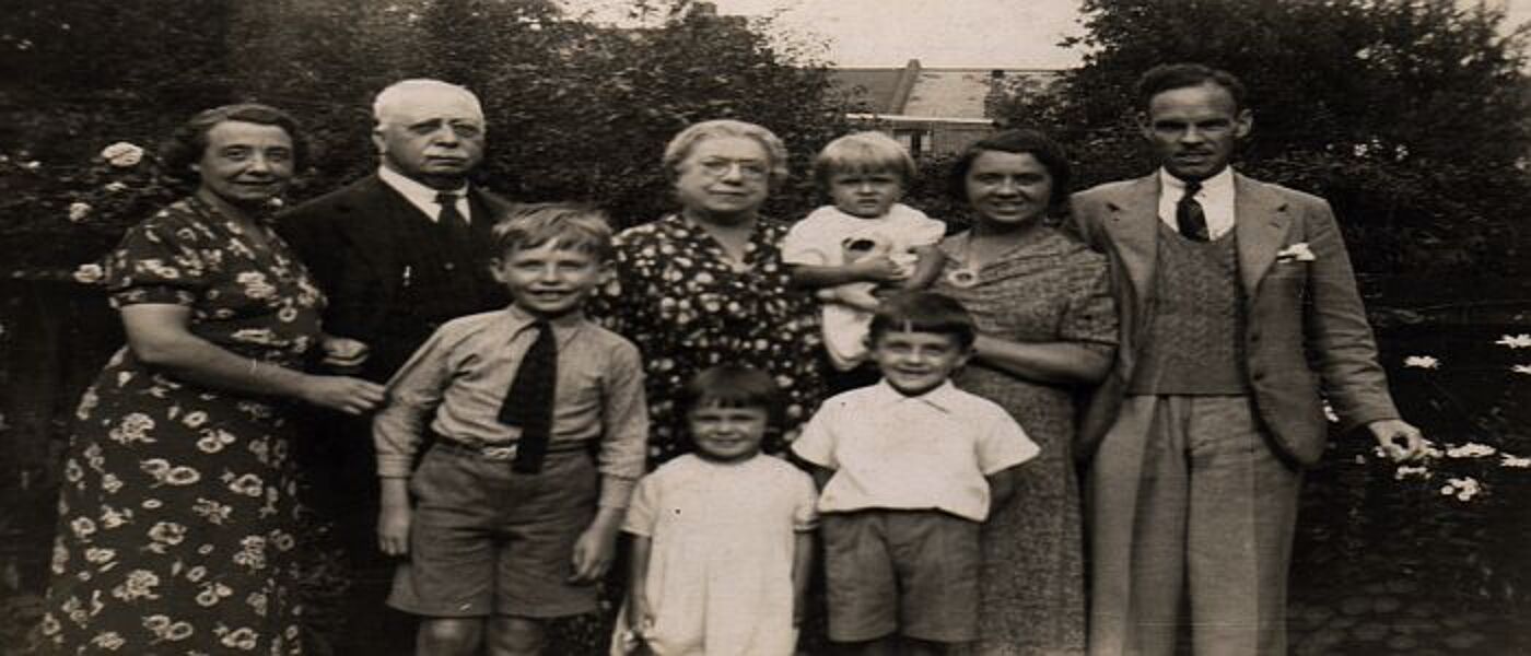 Black and white image of people in victorian times