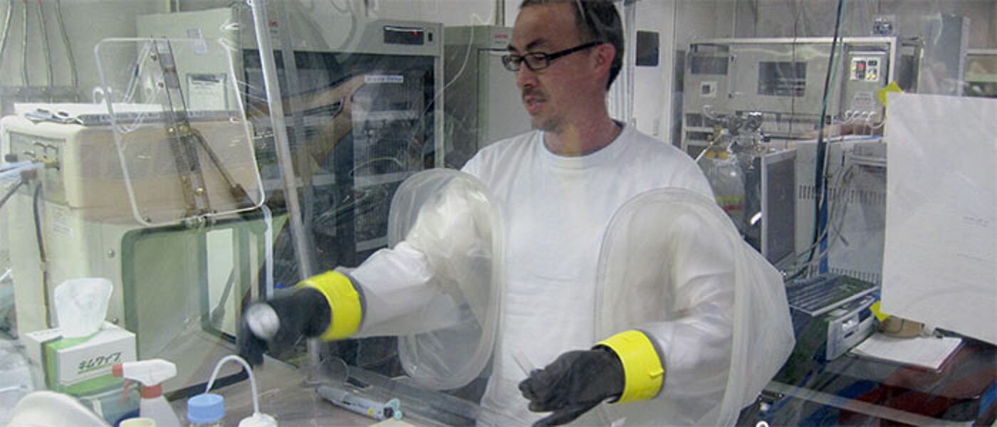 a researcher in the lab